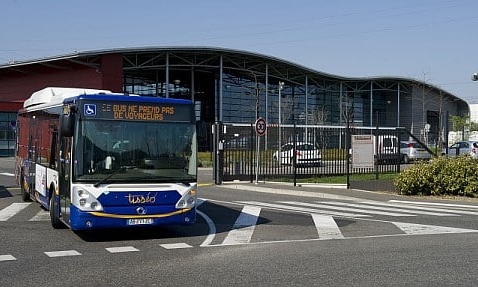 Bus sortant du centre Tisseo